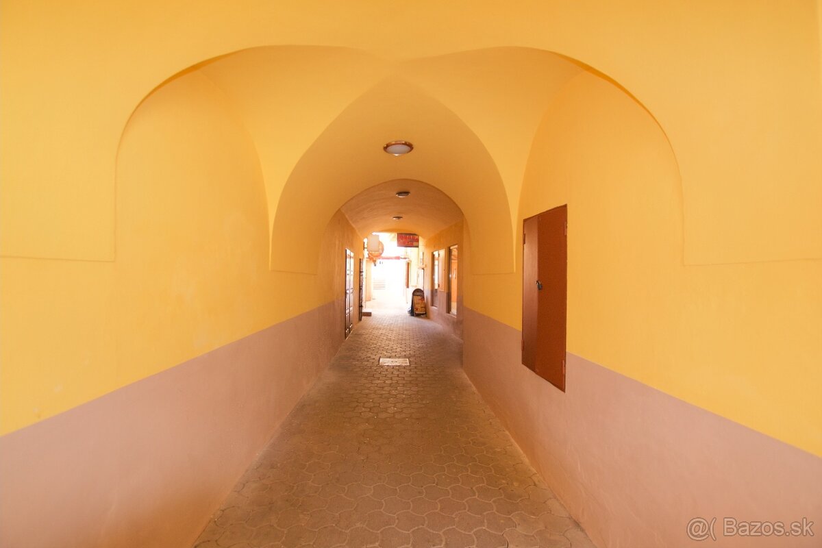 Priestor s umývadlom - 34 m2 - Mäsiarska ul. - 8