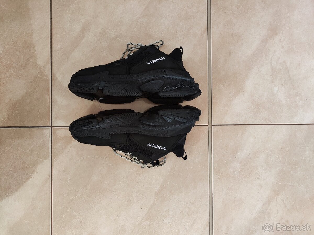Balenciaga Triple S - 8