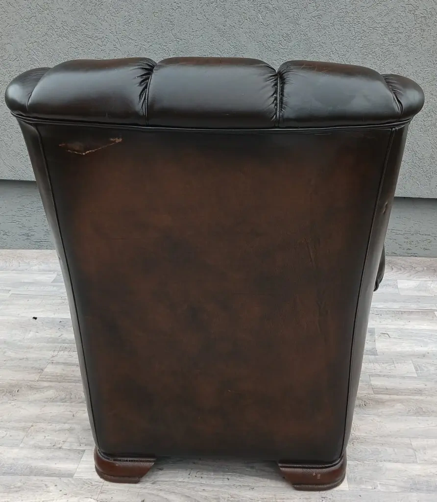 Kreslo kožené v štýle Chesterfield. - 8