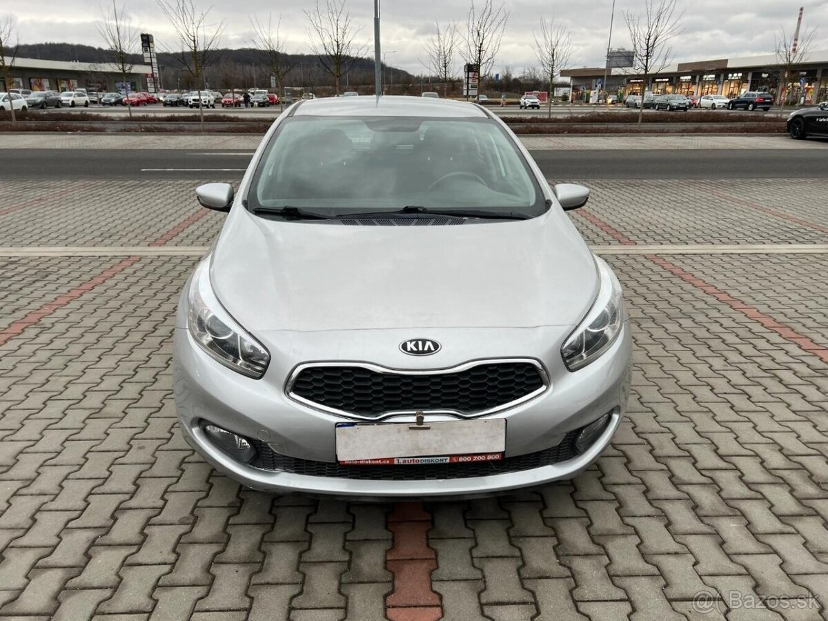 Kia Ceed 1.4i CVVT koup. ČR 2 maj 6 rychlostí - 8