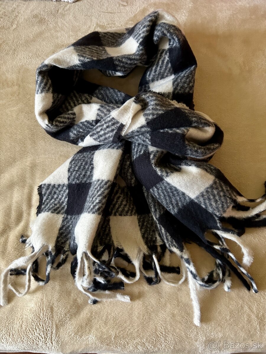 ČIERNA BUNDA zn.JDY č.L + šál - 8