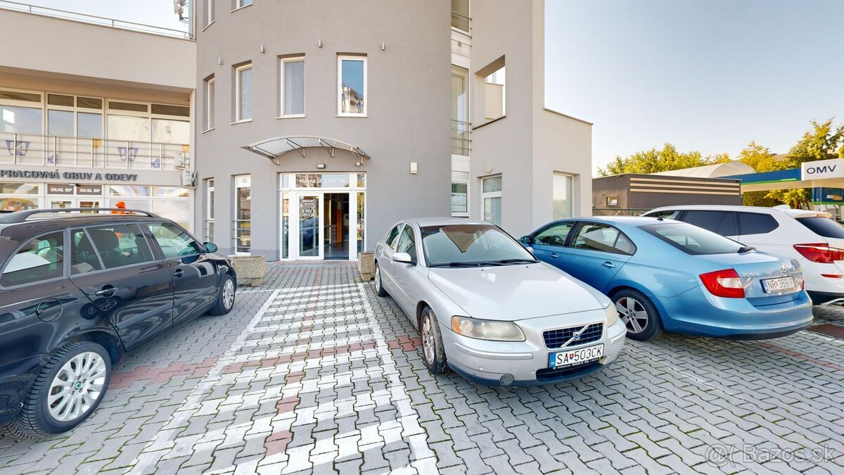 PINK Reality Prenájom kancelárie Šaľa - Hlavná ulica - 8