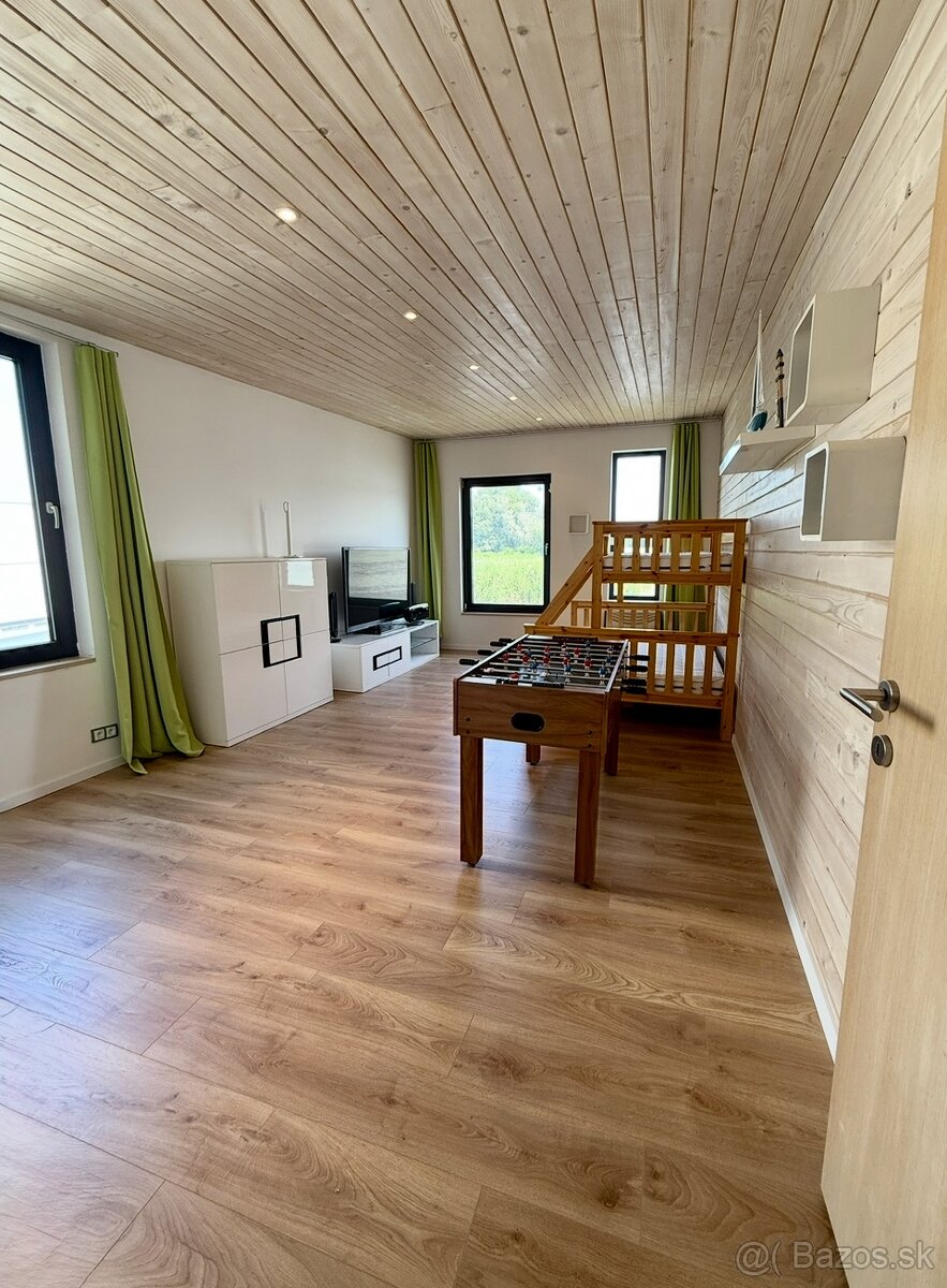 Štýlový hausbót na Dunaji je na predaj - 8