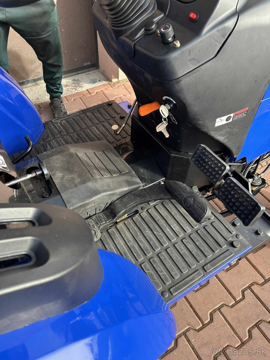 Predám malotraktor Tauros 4x4 40HP 4 valec motor - 8