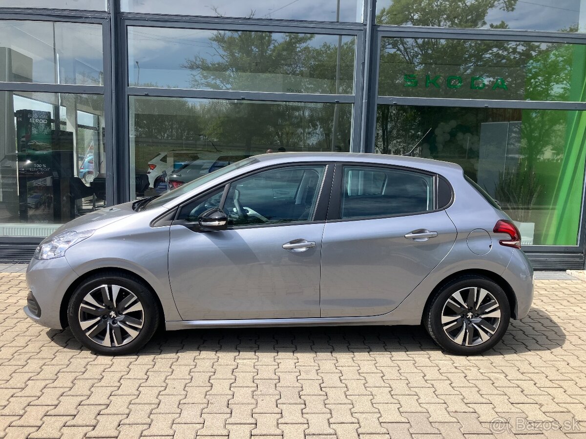 Peugeot 208 1.2i pure tech rok 2019 - 8