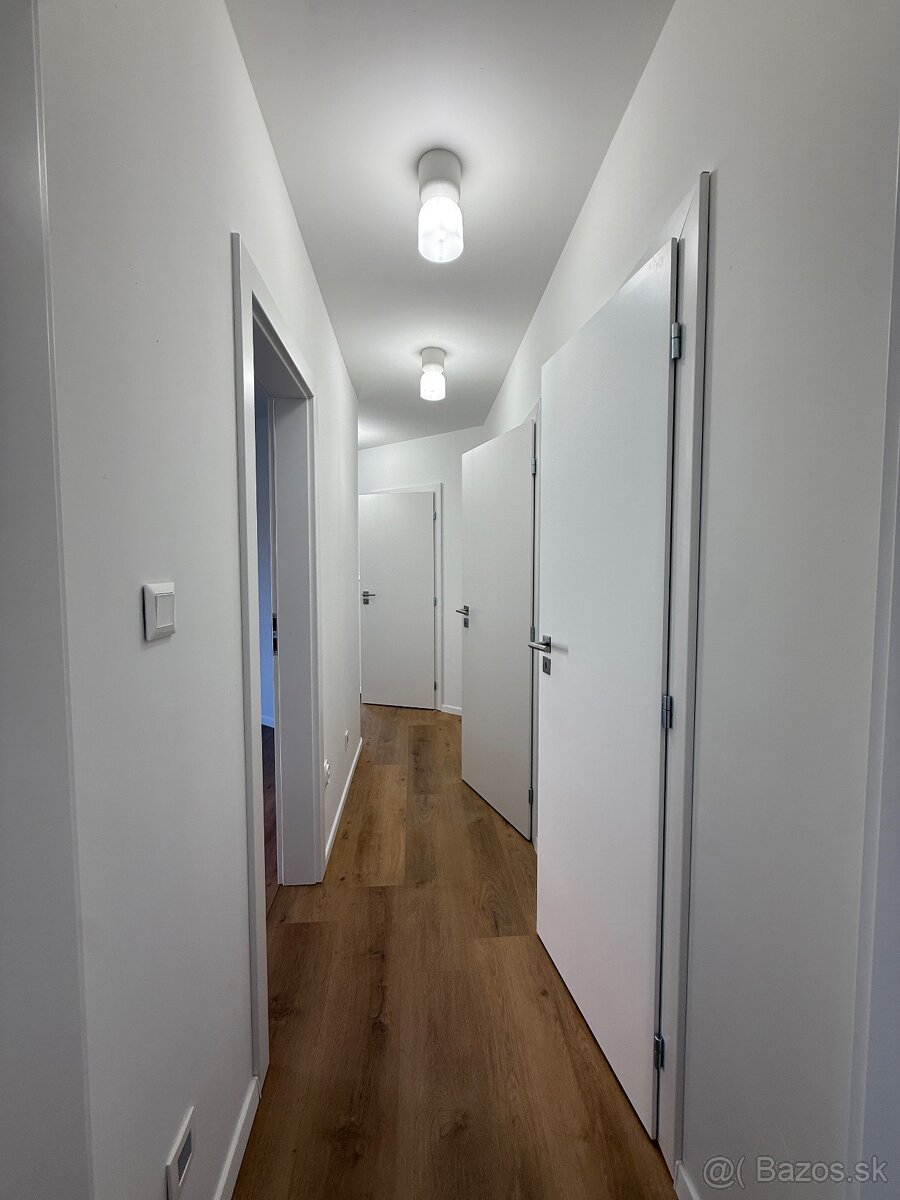 Ponúkam na prenájom 3 izbový byt 83m² TOPOĽČIANKY - 8