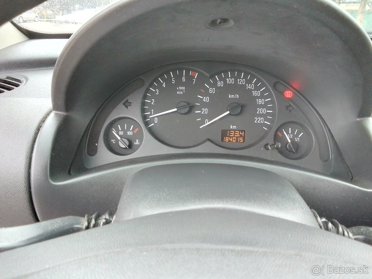 Opel Corsa 1,2 - 8
