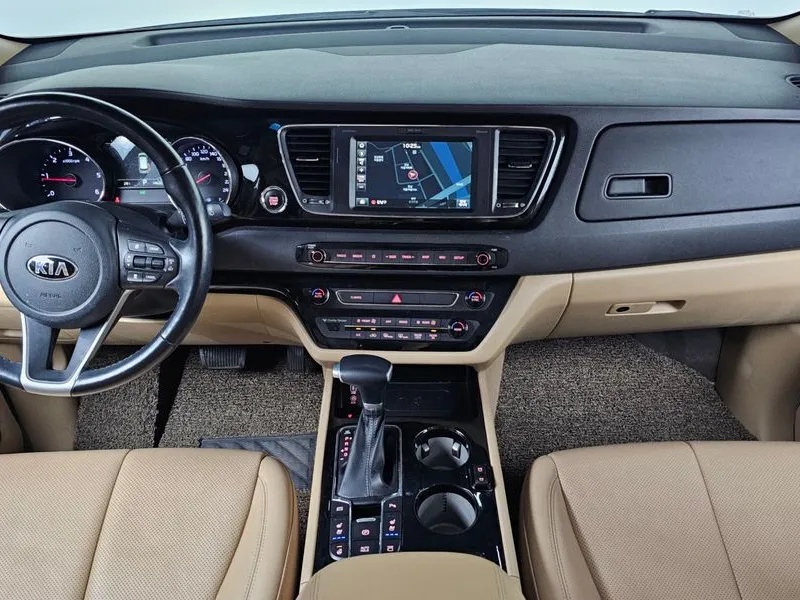 2020 KIA CARNIVAL HI-LIMOUSINE 2.2CRDi - 8