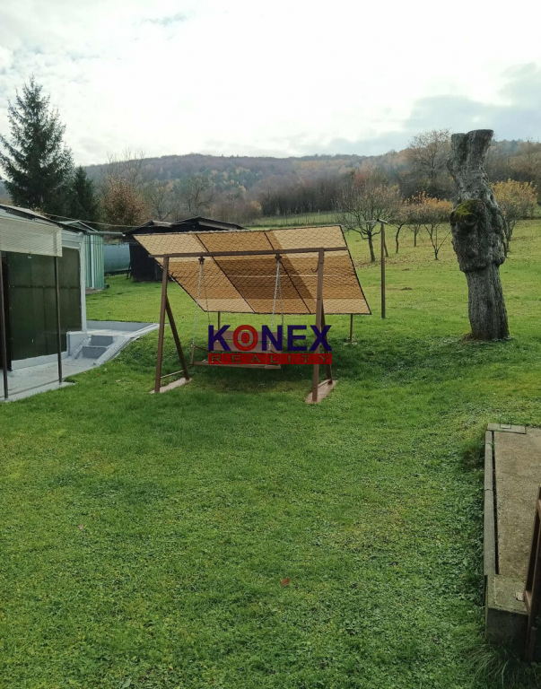 Záhrada so záhradným domčekom - JASENOVCE - 8