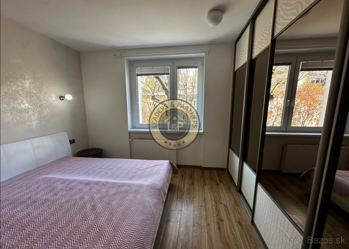 L&P | Prenájom priestranného 3-izbového bytu –Trenčianska ul - 8