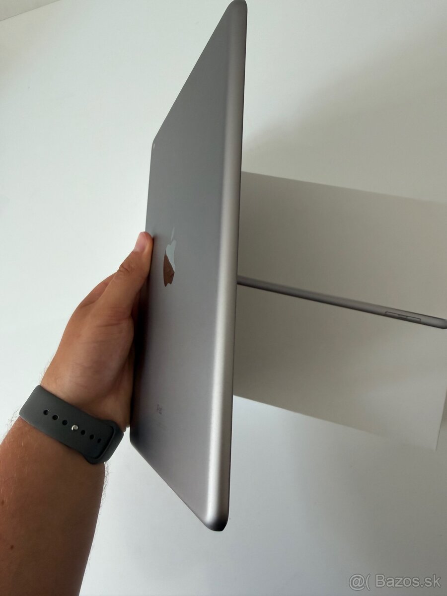 iPad 5th GEN - 8
