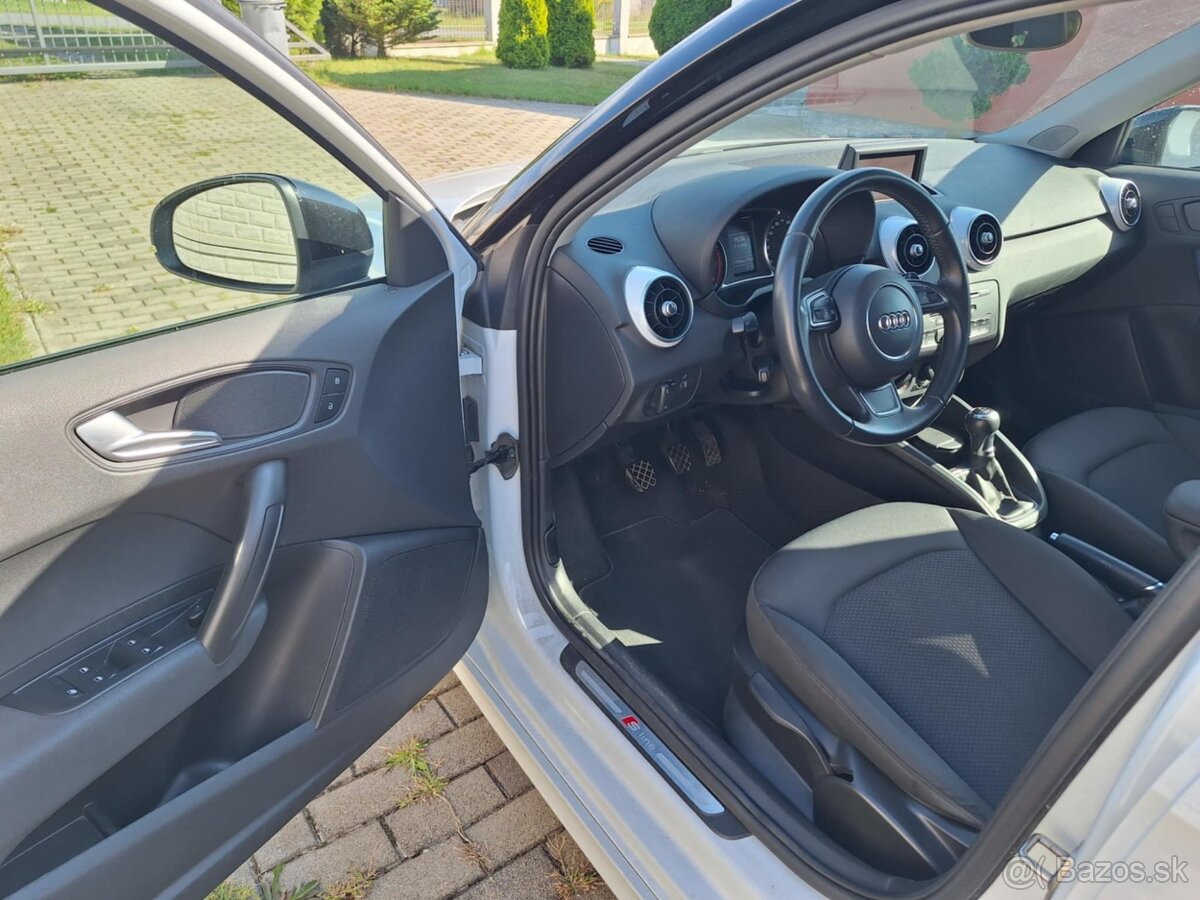 Audi A1 1,2 TFSI Sportback S-line - 8