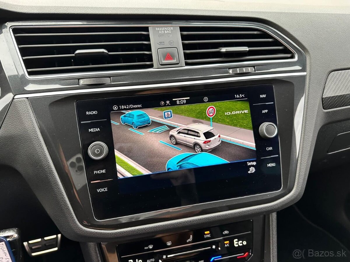 Tiguan 1,4 TSI eHybrid R-line 180kW Full LED Top stav - 8