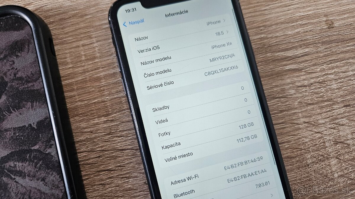 Apple iPhone XR 128GB - 8