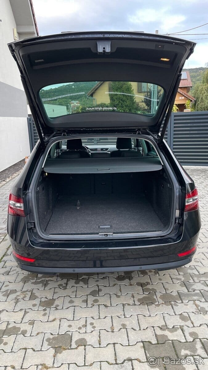 ŠKODA SUPERB COMBI 2.0 TDI DSG - 8