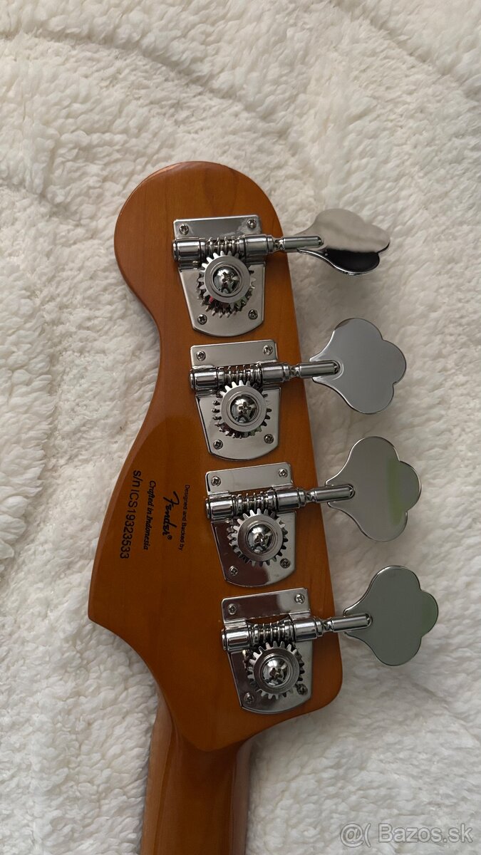 Fender Squier Classic Vibe '60s Precision - 8