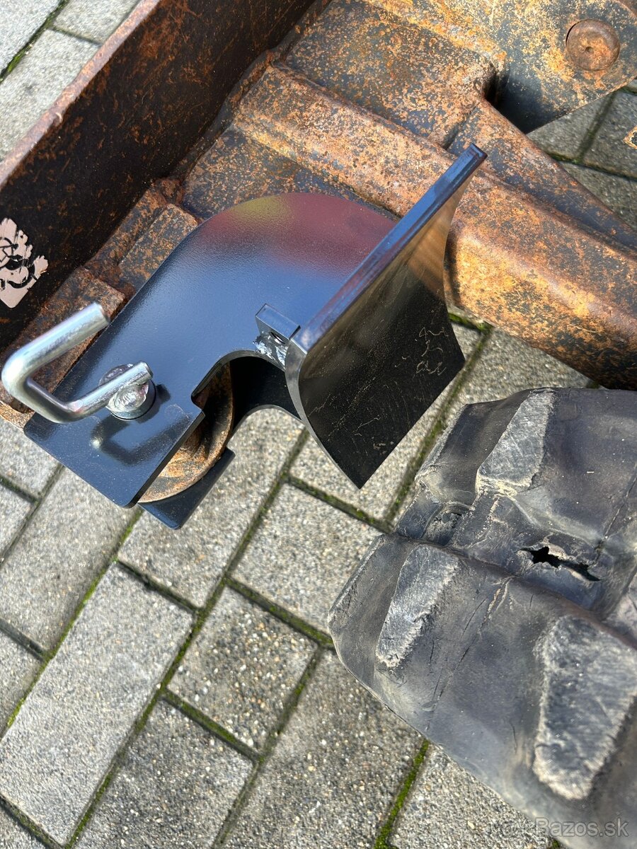 Minibagr Kubota U10 s nulovým přesahem zádě - 8