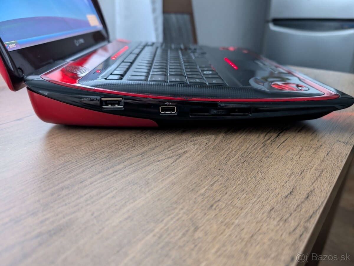 Toshiba Qosmio x300 - 8