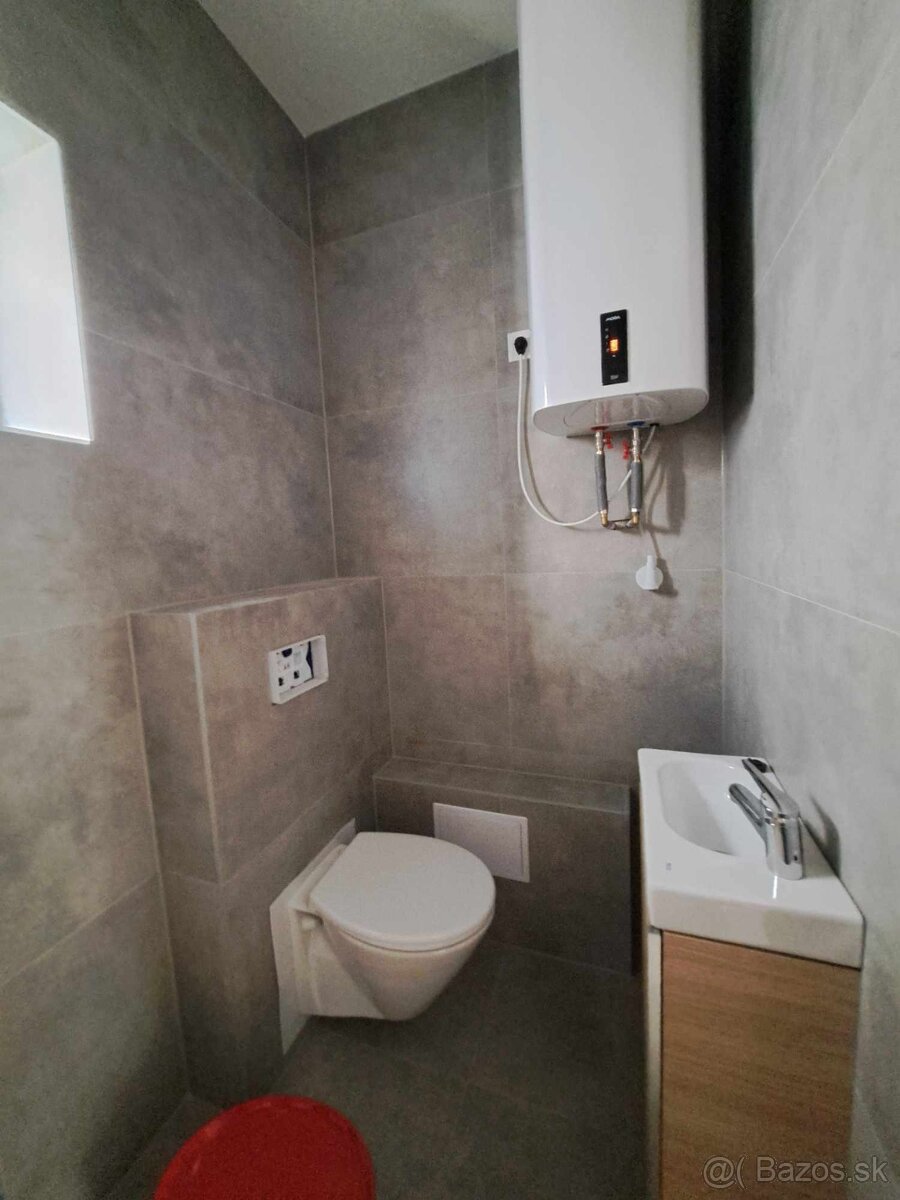 Predáme 3 izb byt s terasou, parkovaním a pozemkom 87m2 - 8