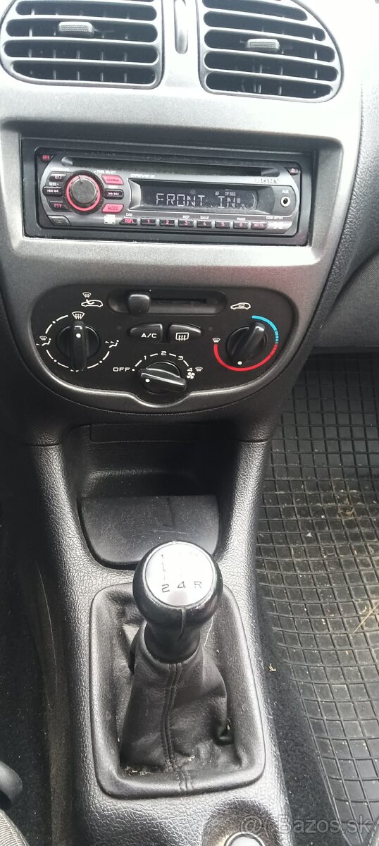 Peugeot 206 1.4i - 8