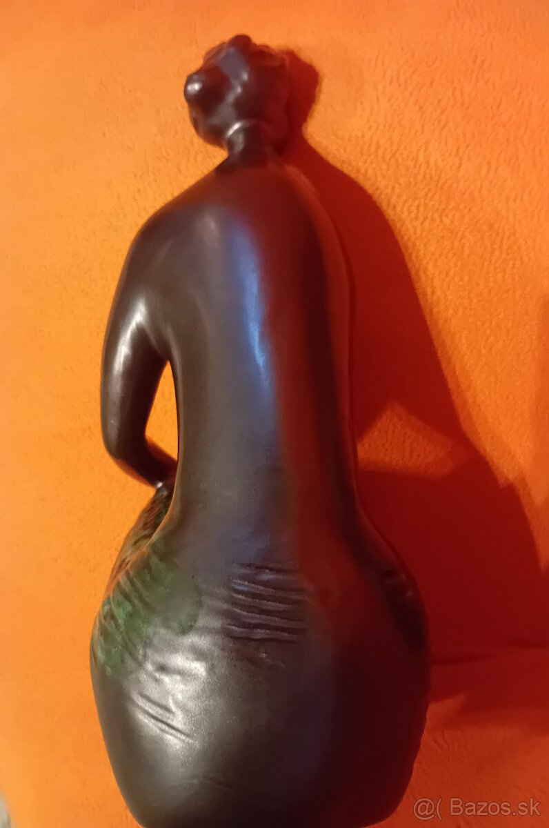 Soška sediaca žena- Jitka Forejtova - 8