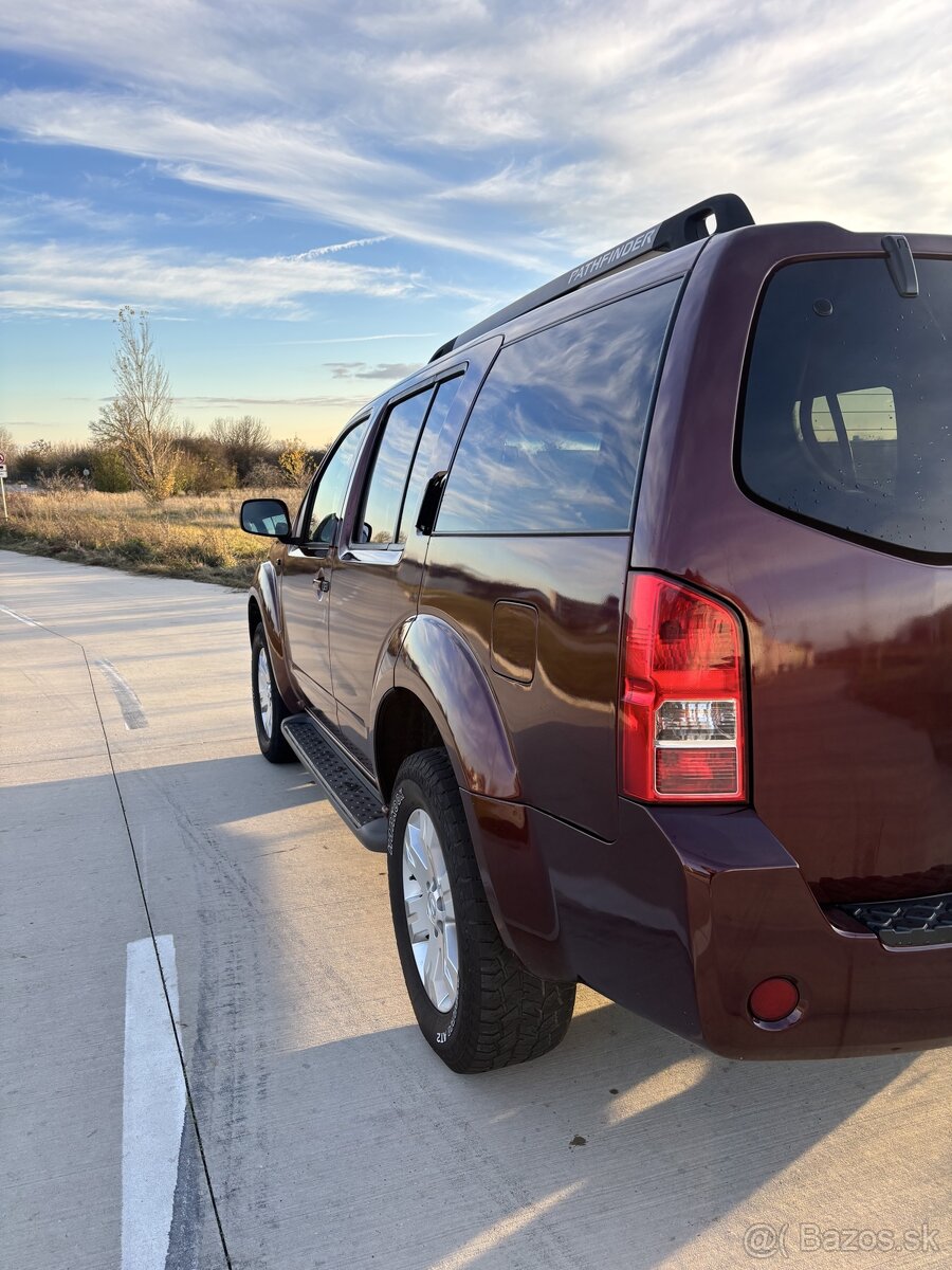 Nissan Pathfinder - 8