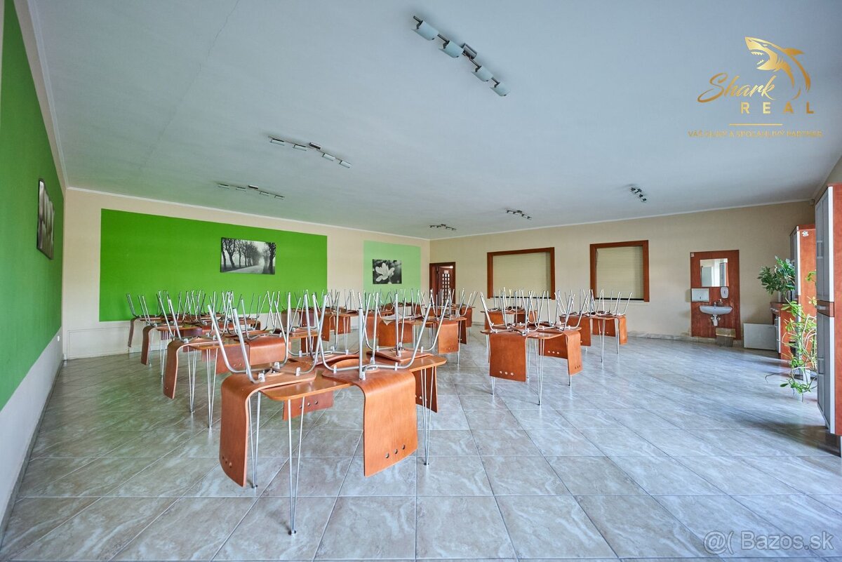 Školská budova v centre obce Mostová - 8