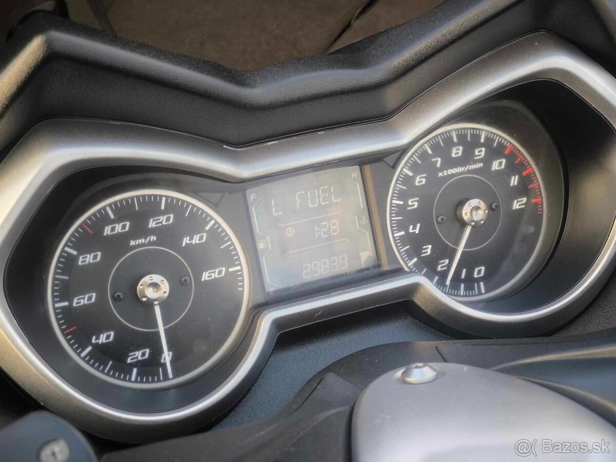 Yamaha x-max 125cm r.v 2019 - 8