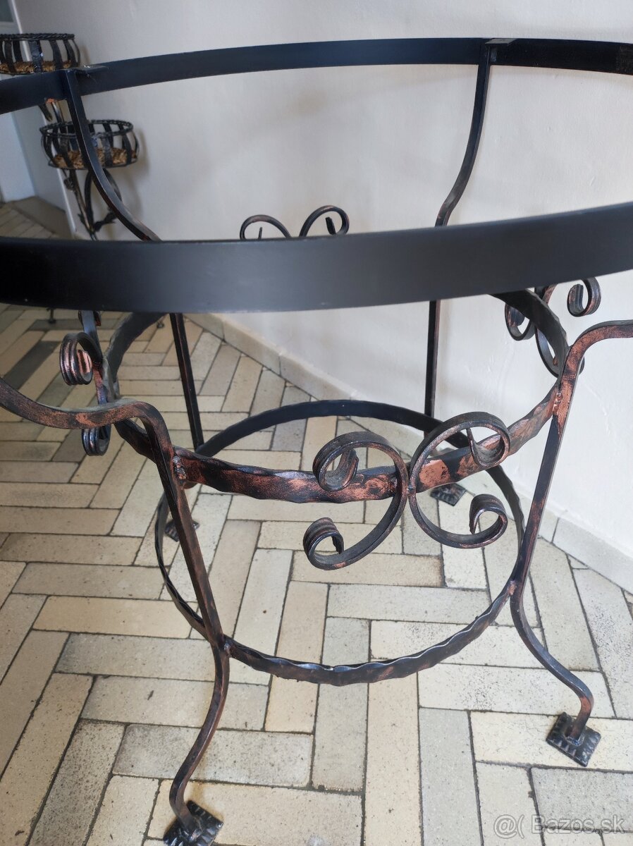 Stôl a stojan na kvety - 8