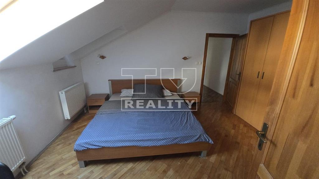 TU reality ponúka Jedinečný 3-izbový podkrovný byt v... - 8