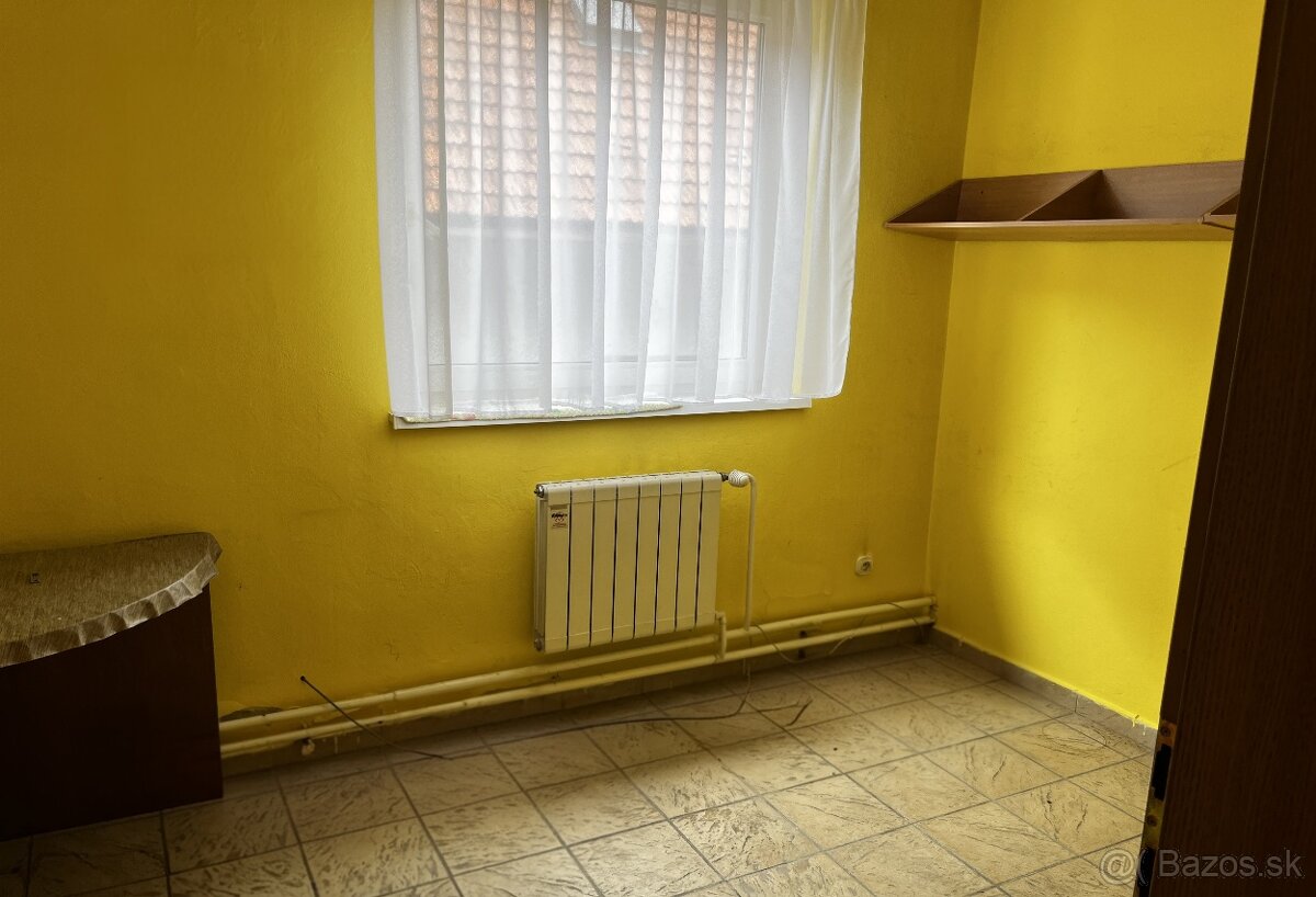 Obchodné priestory na ulici Podhora - 8