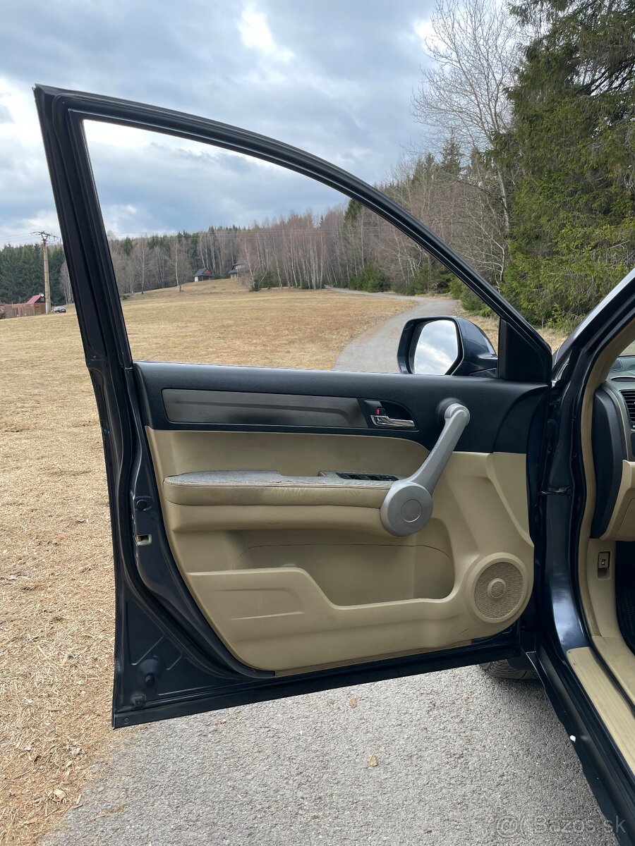 🚗Honda CR-V 2.2 i-CTDi Executive 2006 - 8