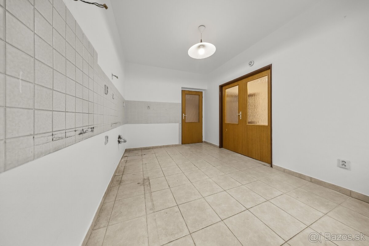 VEĽKORYSÝCH 93 M²: SVETELNÝ 3-IZBOVÝ BYT, 2x BALKÓN - 8