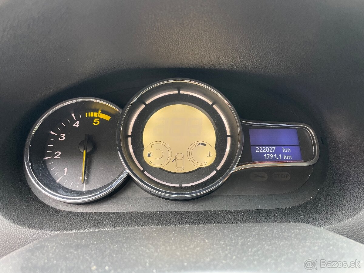 Renault Megane 1.5 DCI - 8