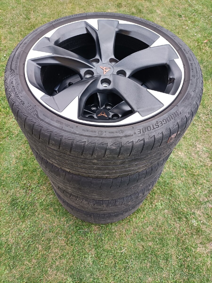 Letné 225/40 R18 CUPRA LEON - 8