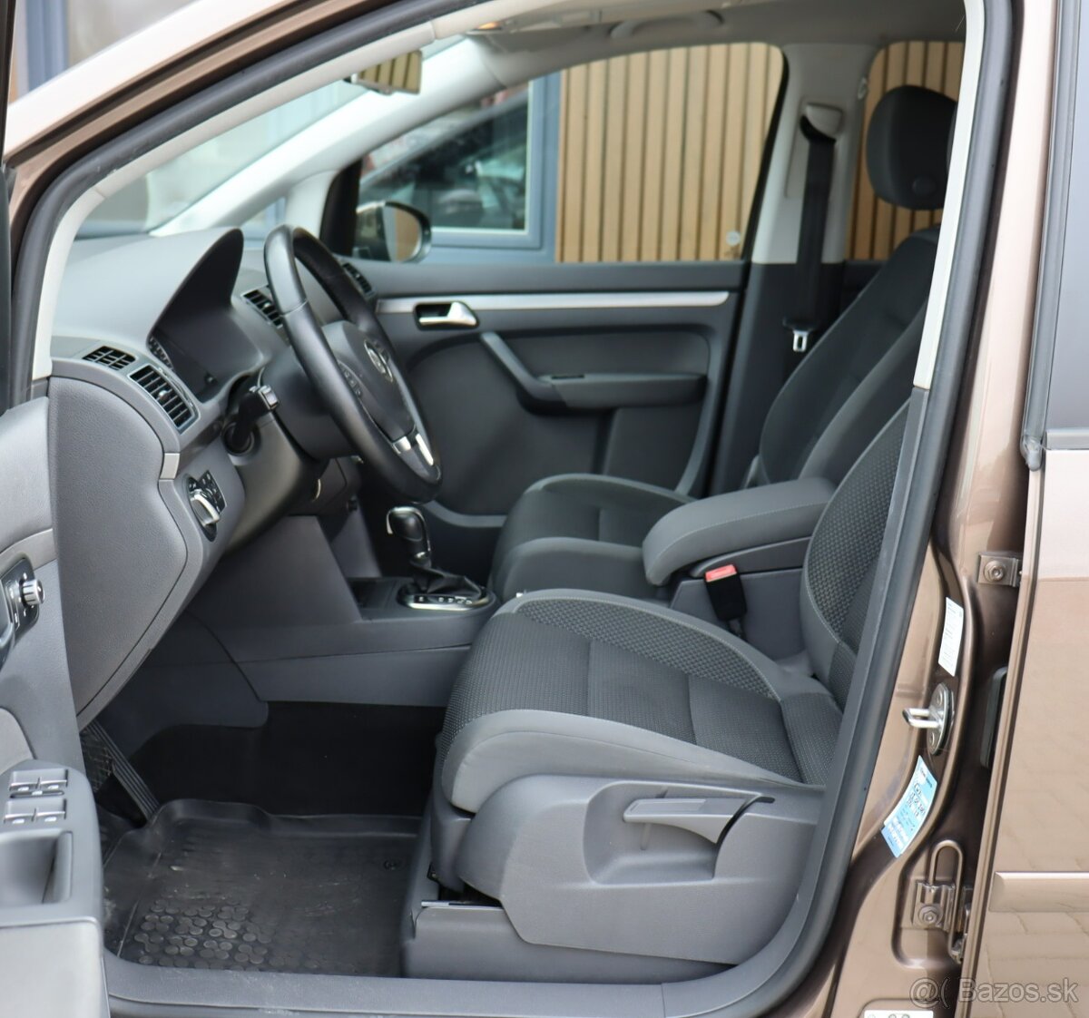 Volkswagen Touran 1.6 TDI Comfortline DSG - 8