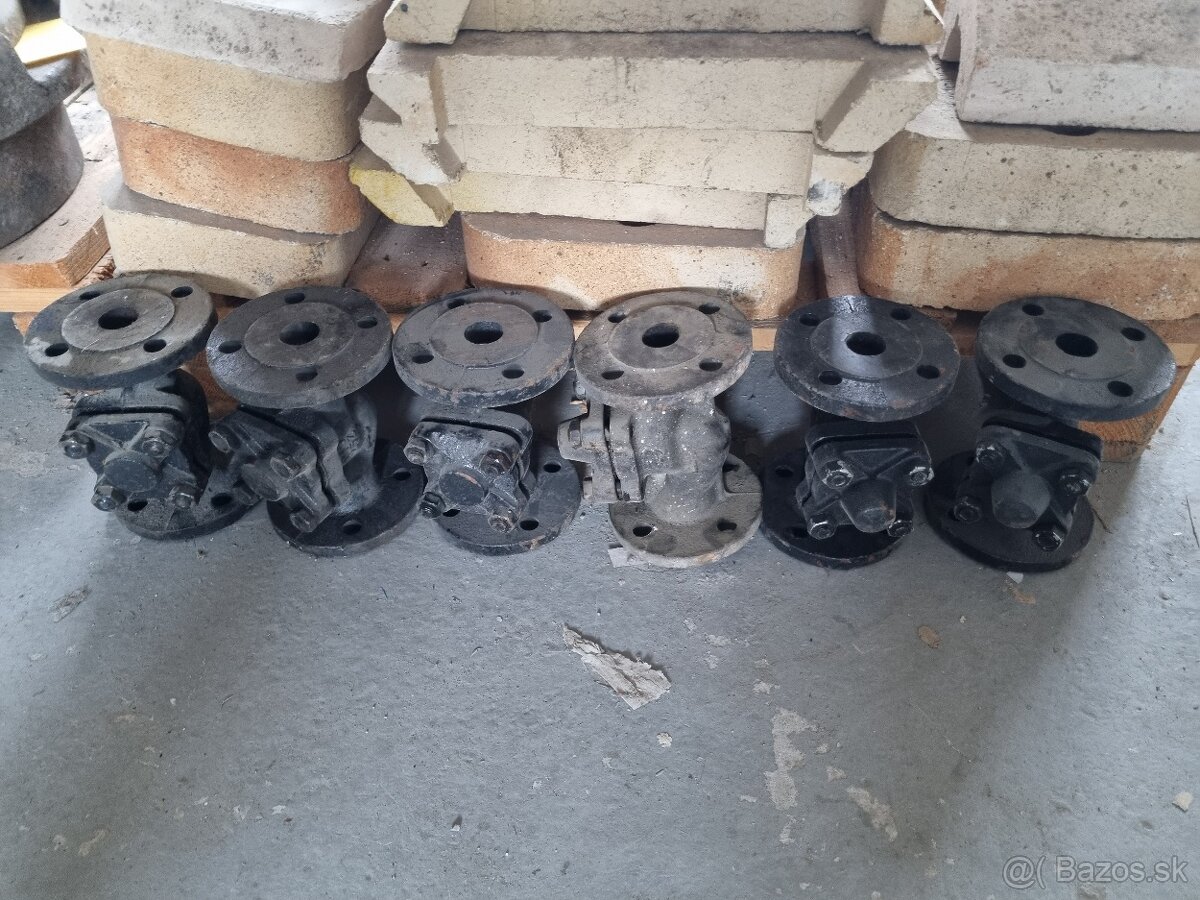 Prírubové liatinové šupatko ,ventil, armatura. - 8