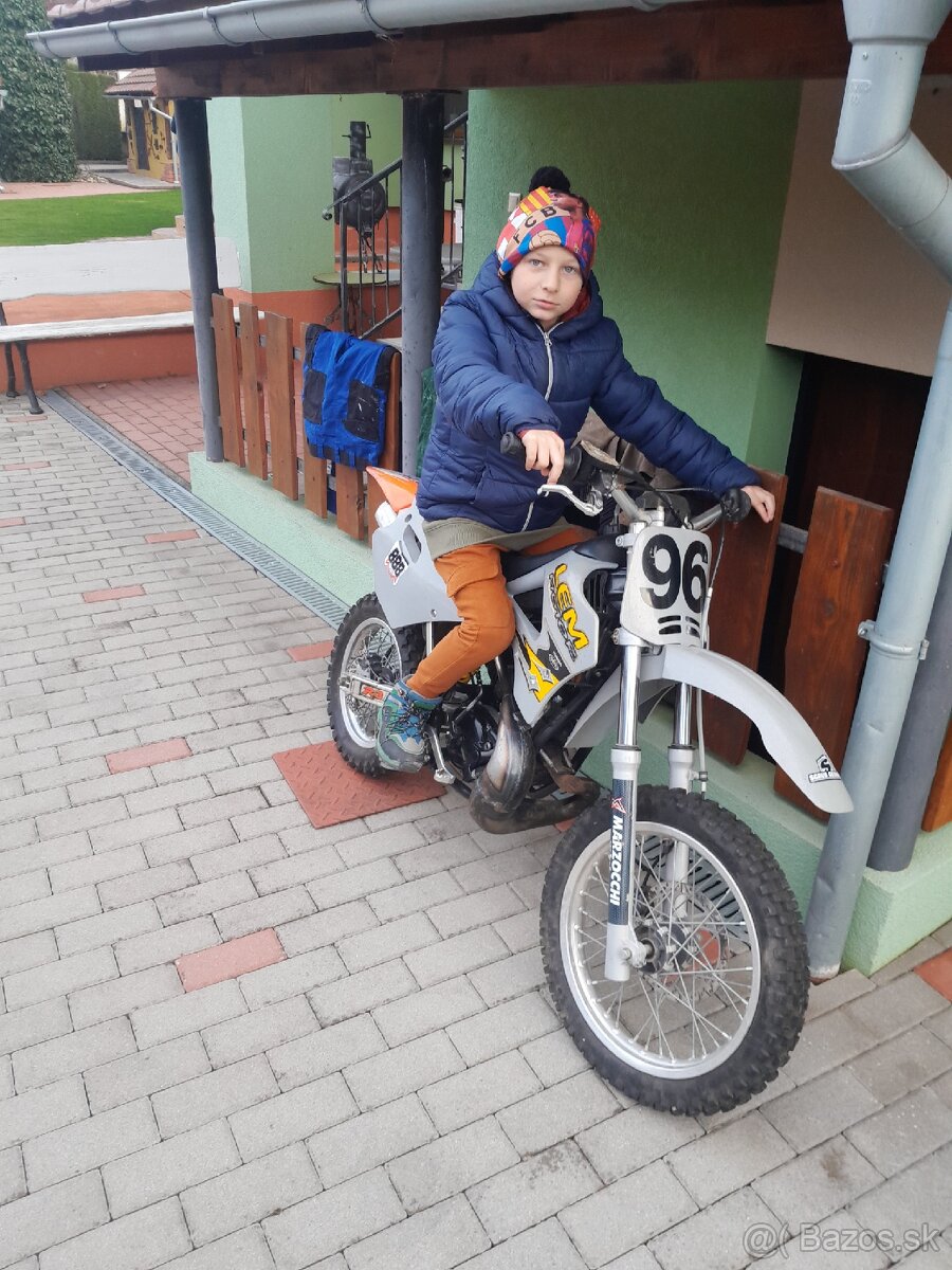 DETSKÝ TALIANSKY MOTO LEM MALAGUTI KTM 2TAKT AUTOMAT 50CM ³ - 8