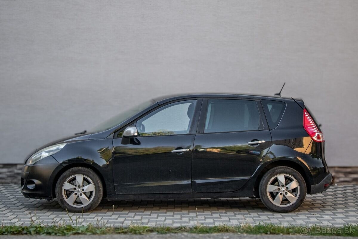 Renault Mégane Scénic 3 96kW MT/6 2011 - 8