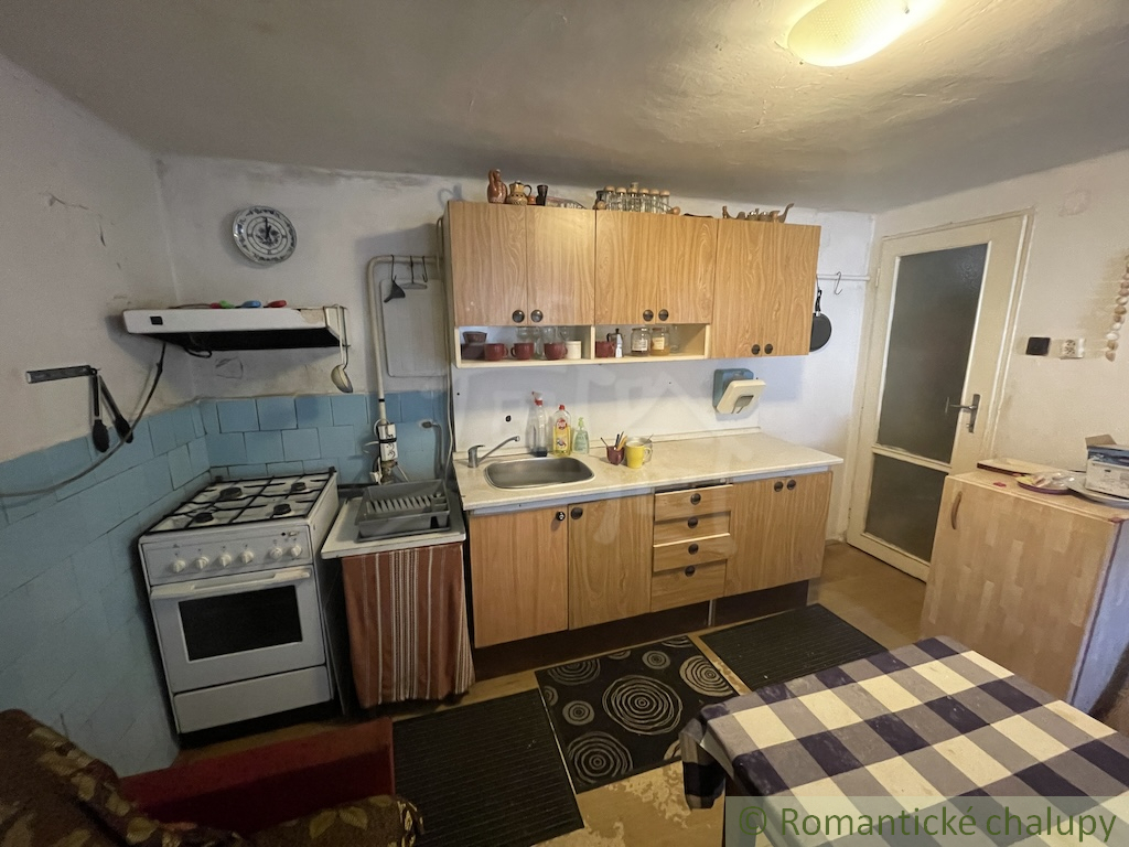 Trojizbový rodinný dom vo vyhľadávanej lokalite v Nových Z - 8