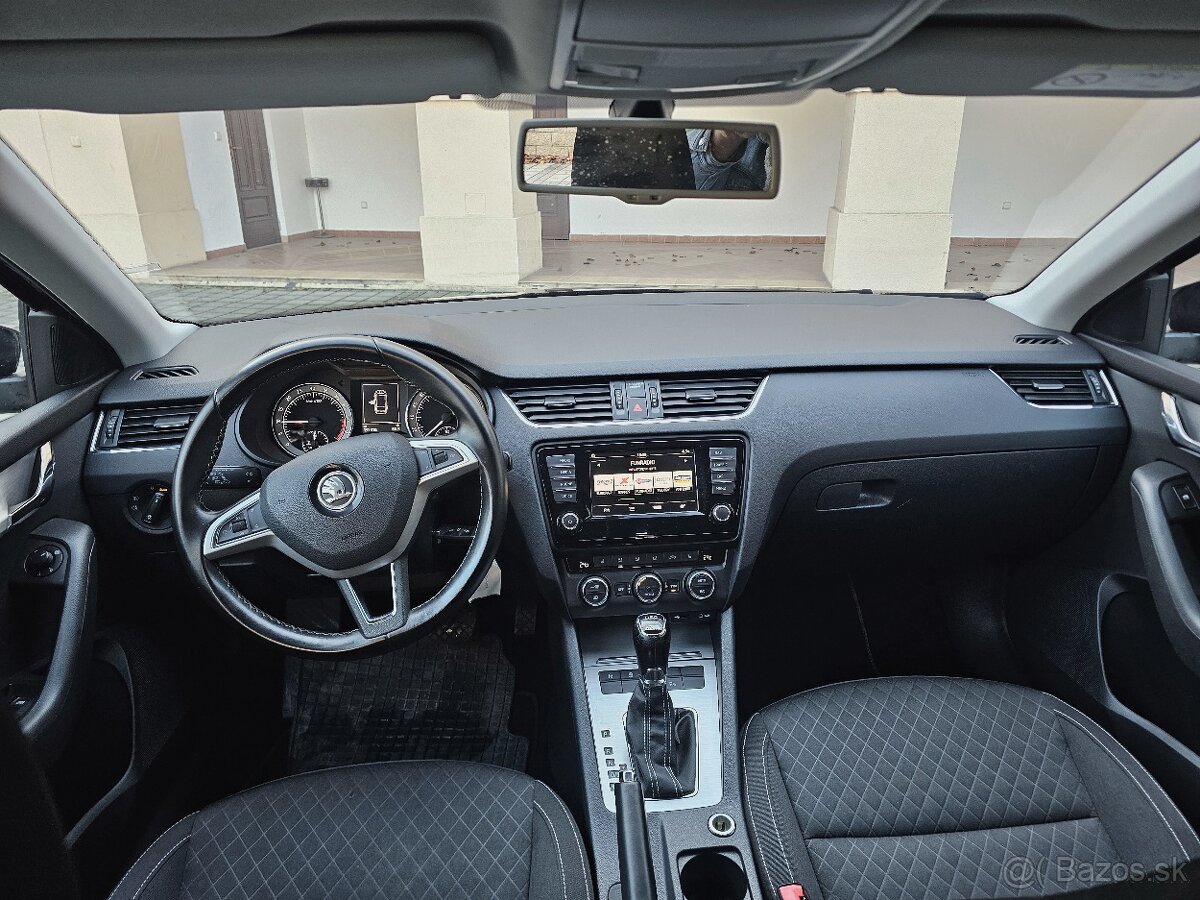 Škoda Octavia Combi 2.0 TDI DSG Edition Xenoný Navi DVD R17 - 8