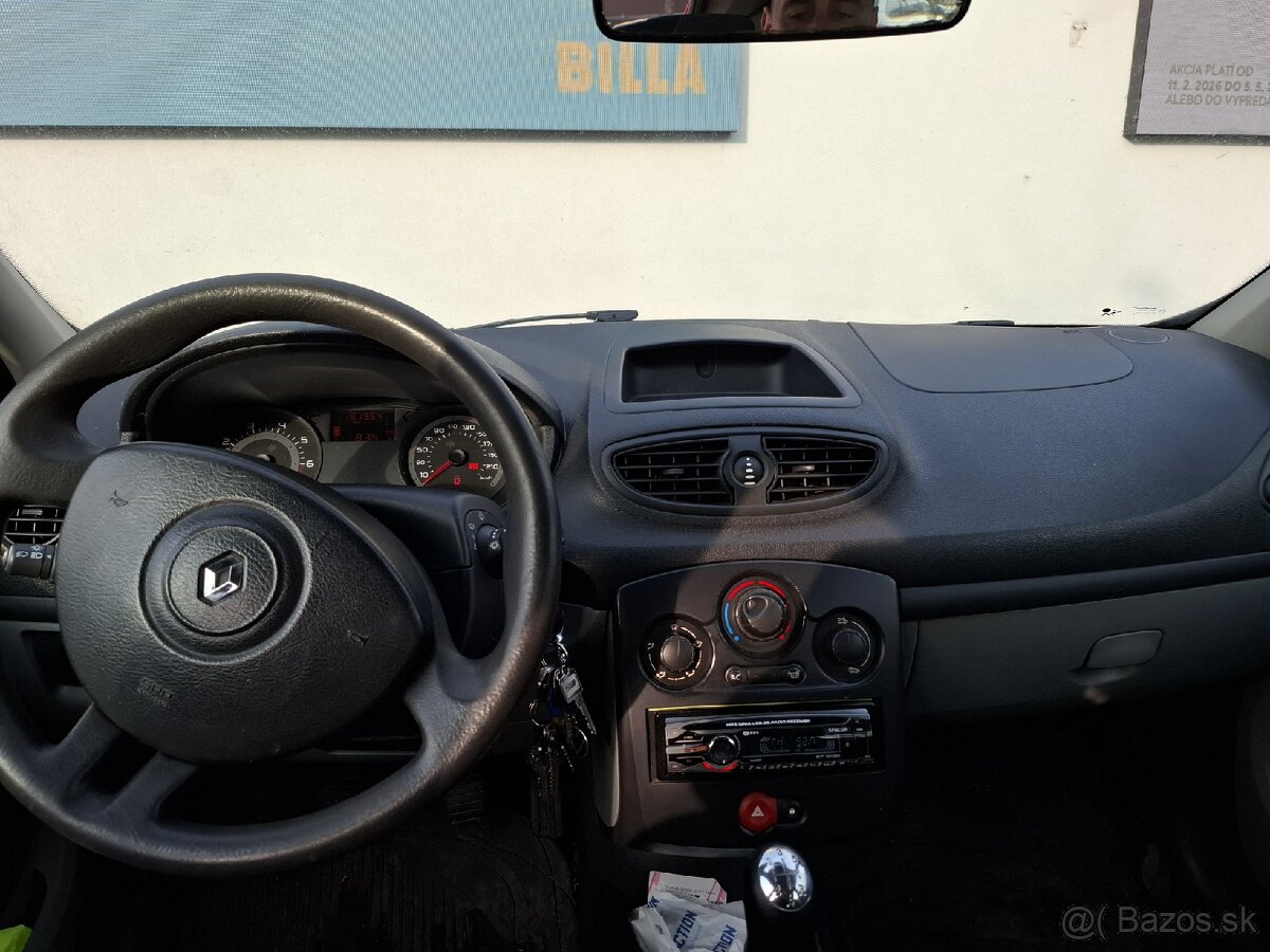 Renault clio 3 1.2i - 8