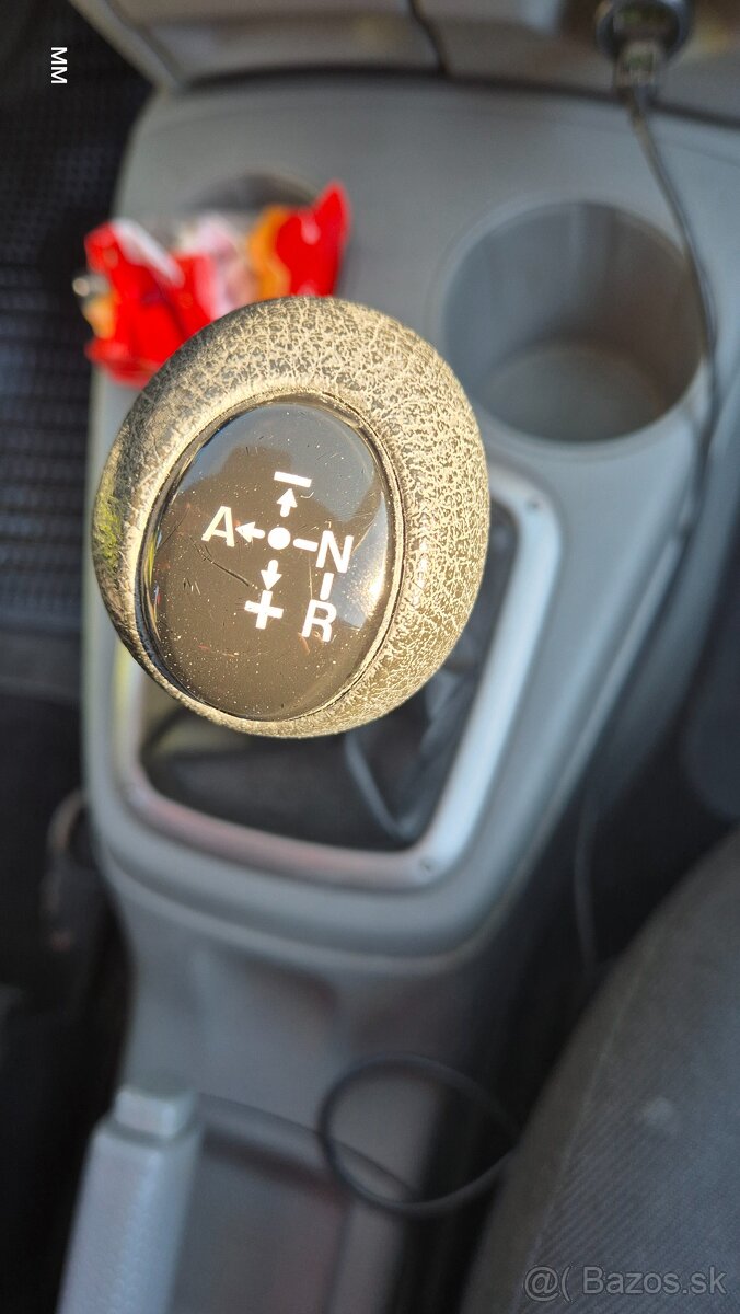 Mazda 2 automat , benzín - 8