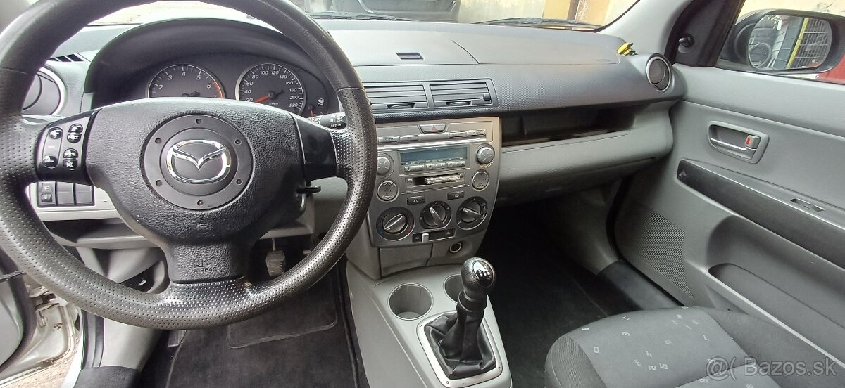 Mazda 2 - 8