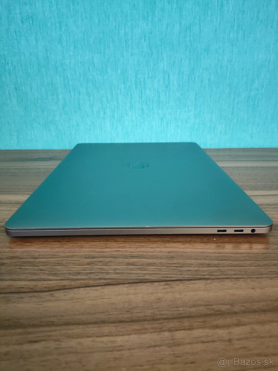 Apple MacBook Pro 15 2017 – i7 / 16GB / 256GB - 8