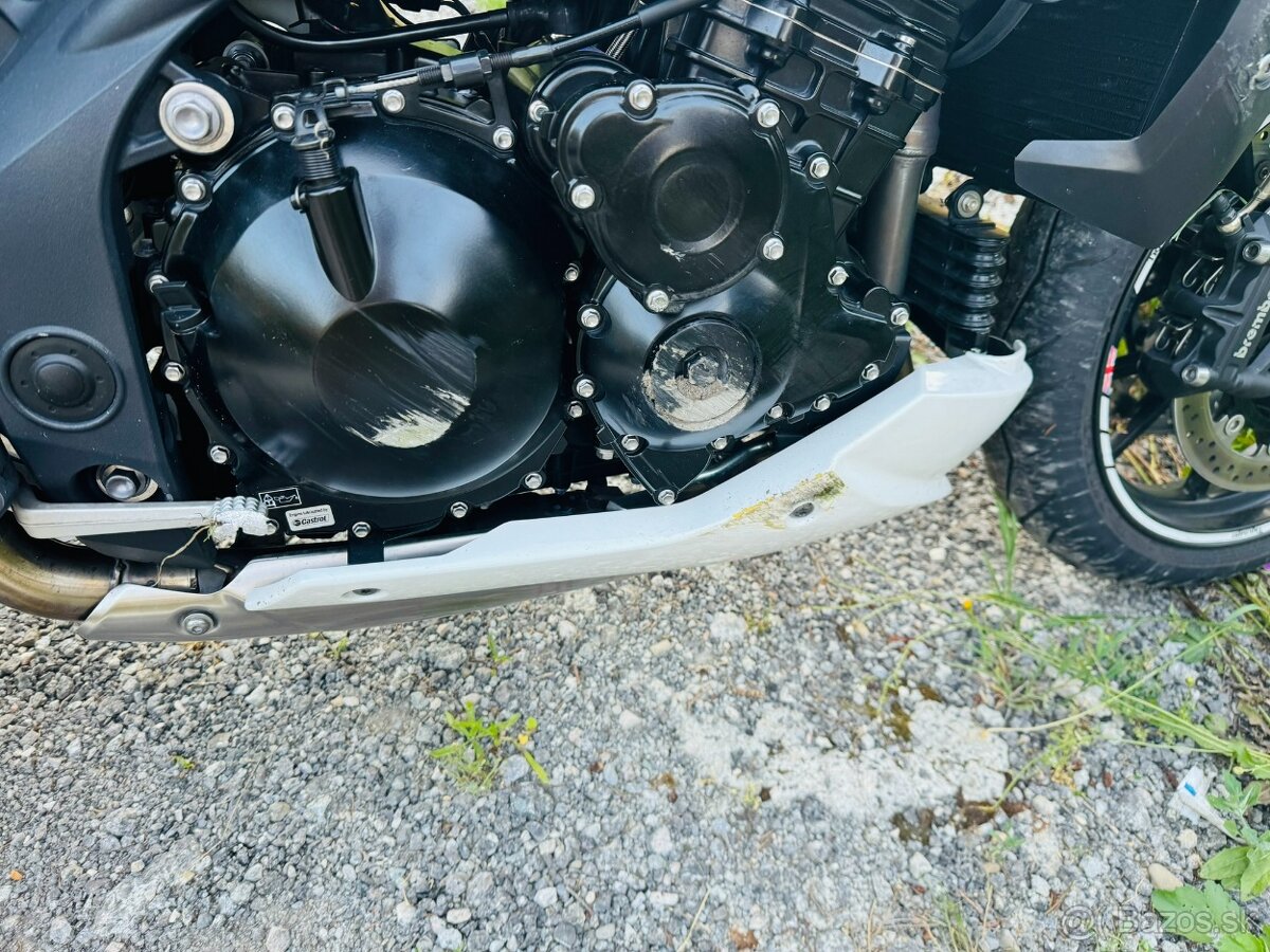 PADNUTÝ Triumph speed triple 1050 - 8