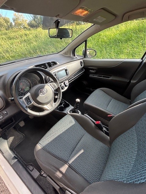 Toyota Yaris 1.0 (51kW) 2012 - 8