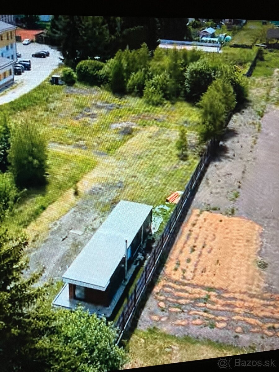 Pozemok - 700m2 - 8