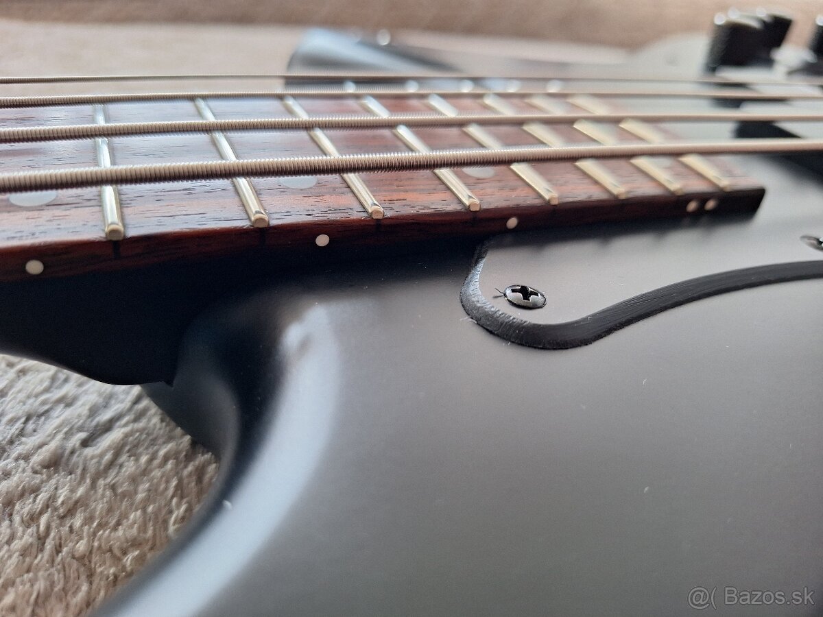 Basgitara Schecter Stiletto Stealth 4 - 8