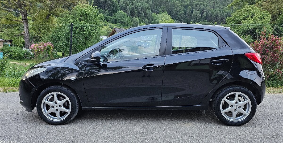 Mazda 2 1.3i TE - 8